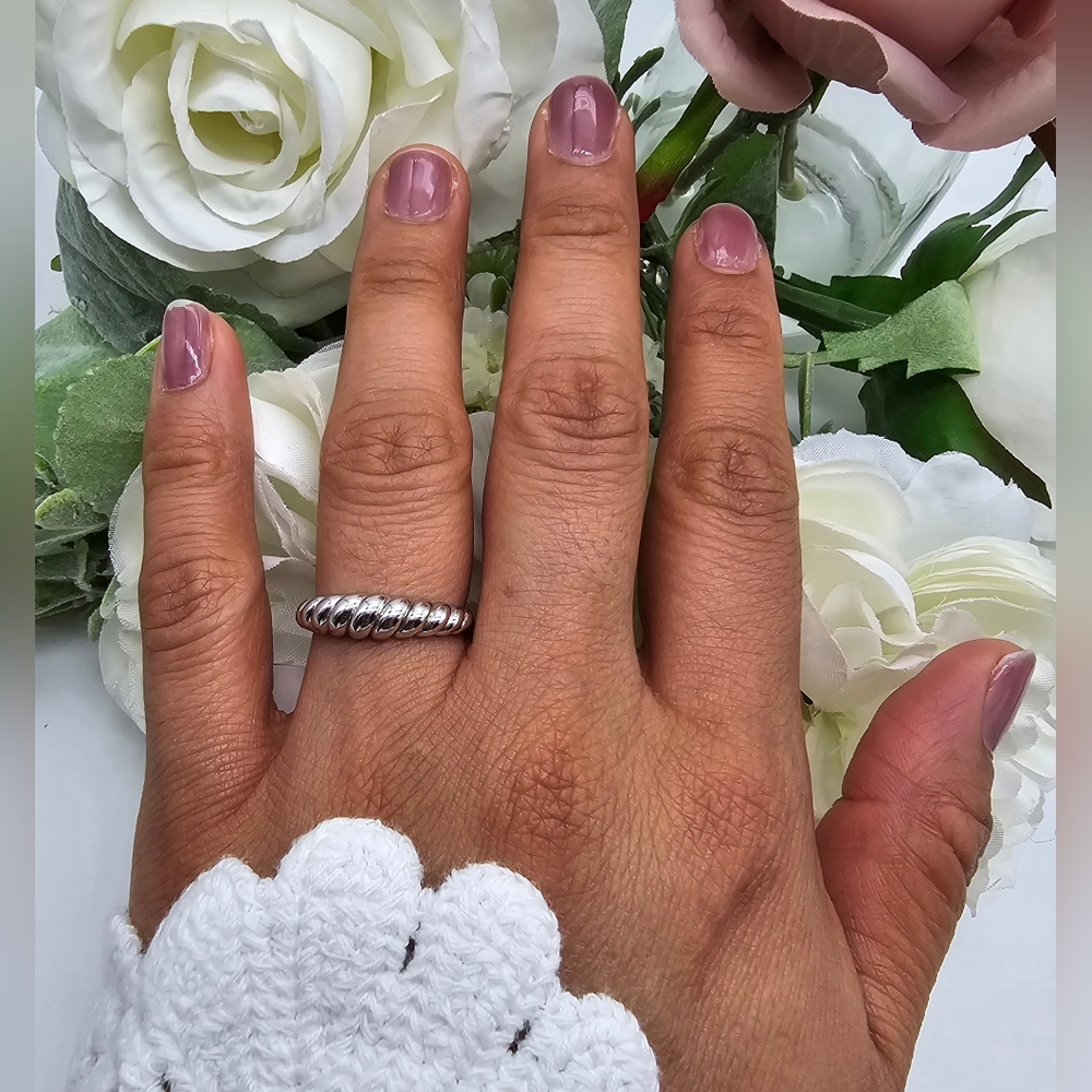🥰 TWISTED CABLE RING - Picture 2 of 5